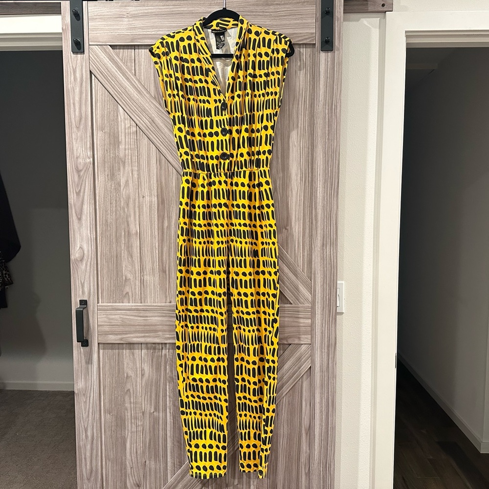 Like New Nooworks Dorcas Code Magic Suit, Medium